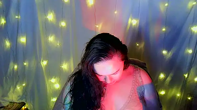 Snapshot of Victoria_Marks chatting on 09/23/25, 12:35 Victoria Marks online show from 09/23/25, 12:35