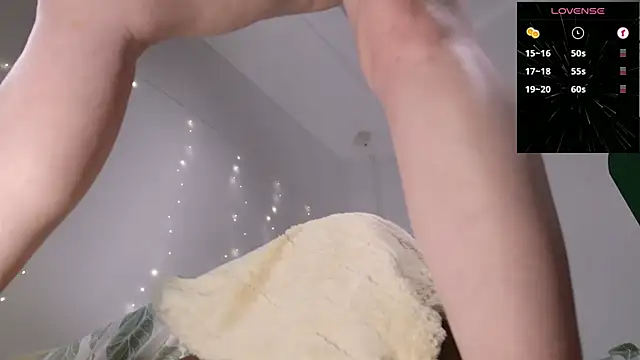 Snapshot of AnnJey chatting on 10/03/25, 10:23 AnnJey online show from 10/03/25, 10:23