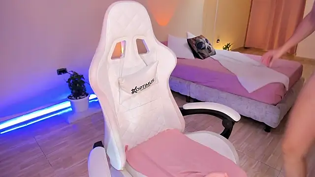 carleee winter online show from 09/11/25, 12:44