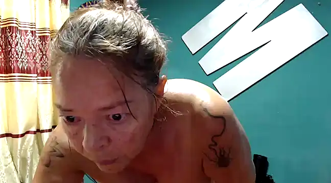 Snapshot of marinadenoche chatting on 01/09/25, 02:40 marinadenoche online show from 01/09/25, 02:40