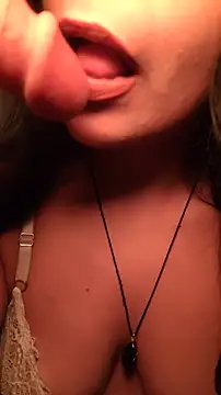 Snapshot of ZaraHoney chatting on 03/14/26, 06:19 ZaraHoney online show from 03/14/26, 06:19