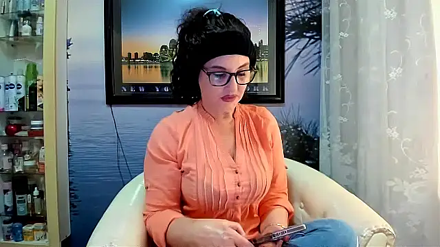 Snapshot of Mature4you44 chatting on 02/18/25, 09:10 Mature4you44 online show from 02/18/25, 09:10