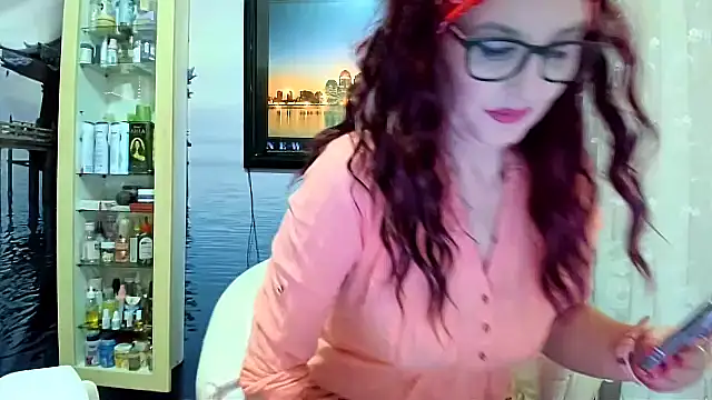 Snapshot of Mature4you44 chatting on 03/11/25, 09:24 Mature4you44 online show from 03/11/25, 09:24