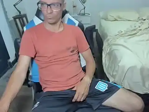 guachin hunk online show from 12/17/24, 03:39