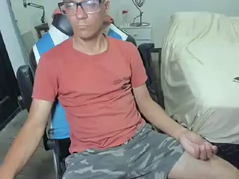 guachin hunk online show from 12/23/24, 04:22