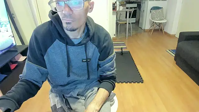 guachin hunk online show from 09/09/25, 02:49