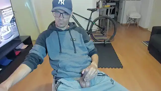 guachin hunk online show from 09/13/25, 05:40