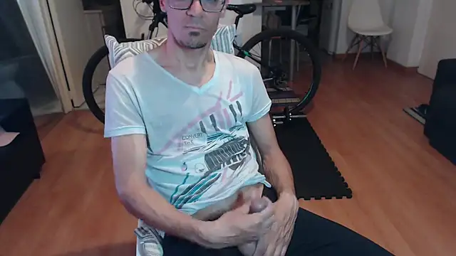 guachin hunk online show from 09/22/25, 03:30