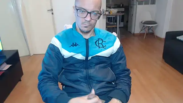 guachin hunk online show from 06/10/26, 03:39