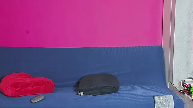 Young Strawberryy online show from 06/24/26, 12:37