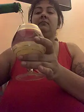 Snapshot of Madsion23 chatting on 12/27/24, 01:00 Madsion23 online show from 12/27/24, 01:00