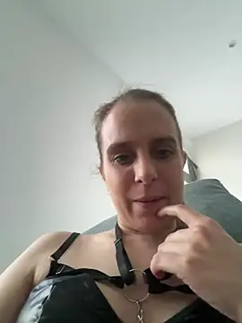 LadyChantale online show from 06/15/26, 05:42