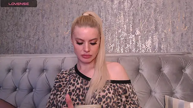 Snapshot of BlondieStar chatting on 01/19/25, 01:21 BlondieStar online show from 01/19/25, 01:21