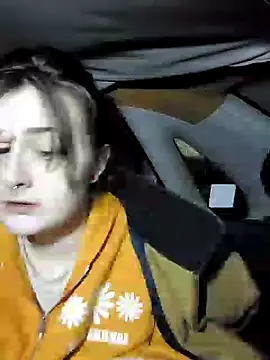 Snapshot of Snowbunnycake_131 chatting on 12/04/24, 10:41 Snowbunnycake 131 online show from 12/04/24, 10:41