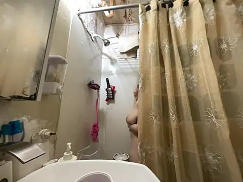 Snowbunnycake 131 online show from 05/04/26, 12:12