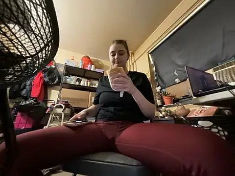 Snowbunnycake 131 online show from 06/14/26, 06:10