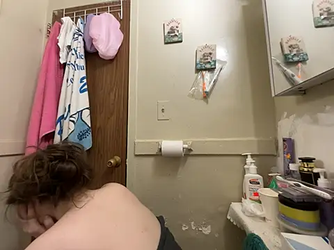 Snowbunnycake 131 online show from 06/15/26, 06:15