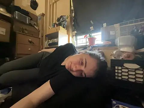 Snowbunnycake 131 online show from 06/15/26, 11:07