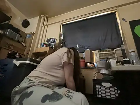 Snowbunnycake 131 online show from 06/21/26, 08:33