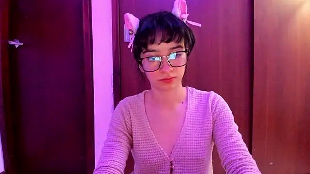 Snapshot of _Lunnaa_ chatting on 03/03/25, 12:48 Lunnaa online show from 03/03/25, 12:48