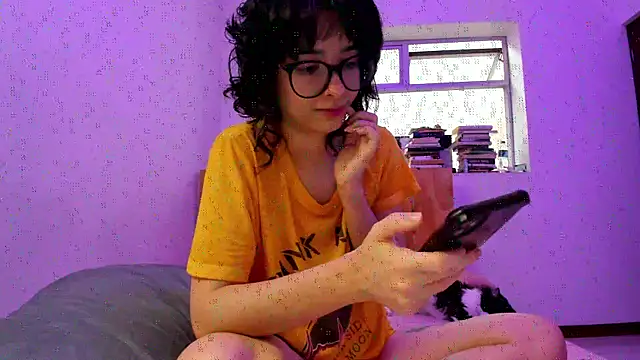 Snapshot of _Lunnaa_ chatting on 09/14/25, 10:53 Lunnaa online show from 09/14/25, 10:53