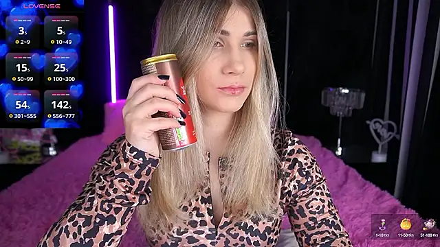 Snapshot of CassandraGood chatting on 12/03/24, 07:43 CassandraGood online show from 12/03/24, 07:43