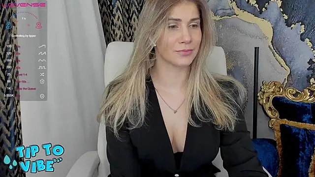 Snapshot of CassandraGood chatting on 12/22/24, 03:55 CassandraGood online show from 12/22/24, 03:55