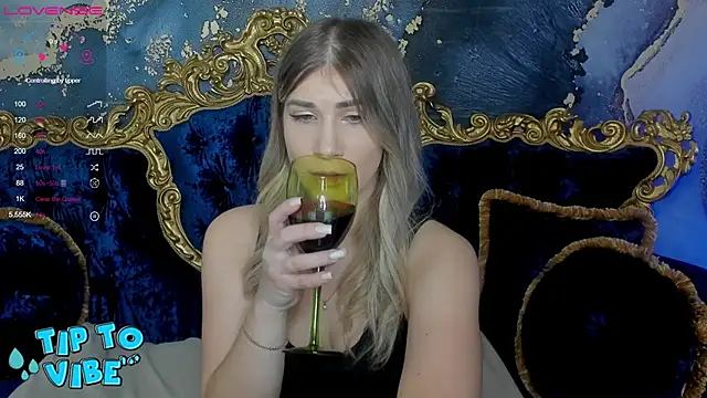 Snapshot of CassandraGood chatting on 01/03/25, 10:19 CassandraGood online show from 01/03/25, 10:19