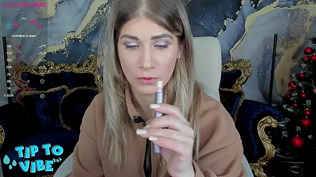 Snapshot of CassandraGood chatting on 01/05/25, 08:42 CassandraGood online show from 01/05/25, 08:42