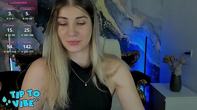 Snapshot of CassandraGood chatting on 02/12/25, 10:56 CassandraGood online show from 02/12/25, 10:56