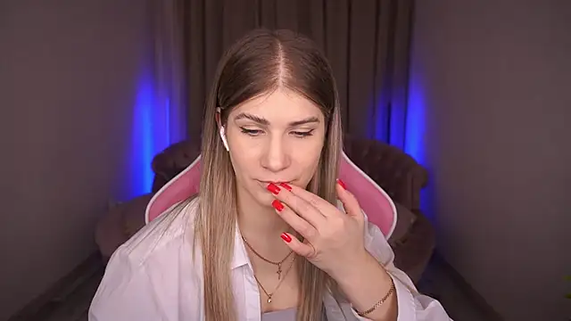 Snapshot of CassandraGood chatting on 03/14/25, 11:43 CassandraGood online show from 03/14/25, 11:43