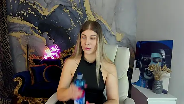 Snapshot of CassandraGood chatting on 03/16/25, 09:49 CassandraGood online show from 03/16/25, 09:49