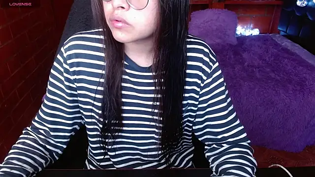 MidoriQuiinn online show from 06/18/26, 04:00