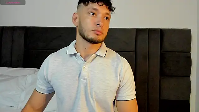 Snapshot of alejandro__2 chatting on 06/17/26, 02:51 alejandro 2 online show from 06/17/26, 02:51