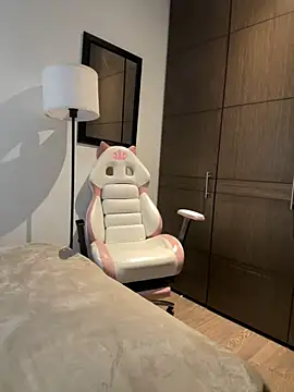 oriana zoeee online show from 12/10/24, 10:47