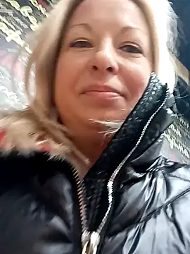 Arina smiles online show from 12/20/24, 03:31