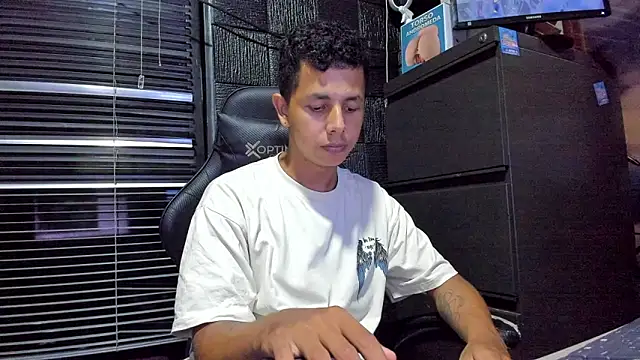 boy bigcock24cm online show from 06/23/26, 12:52