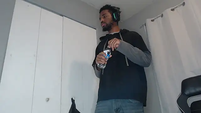 Snapshot of ChrisVacher chatting on 12/11/24, 01:49 ChrisVacher online show from 12/11/24, 01:49