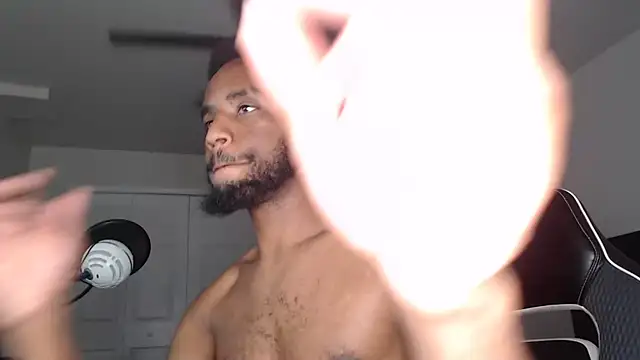 Snapshot of ChrisVacher chatting on 10/07/25, 12:30 ChrisVacher online show from 10/07/25, 12:30