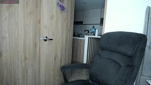 keyn laurent 1 online show from 12/19/24, 11:14