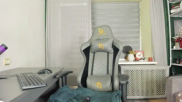 Snapshot of -Aariella- chatting on 02/14/26, 09:11 -Aariella- online show from 02/14/26, 09:11