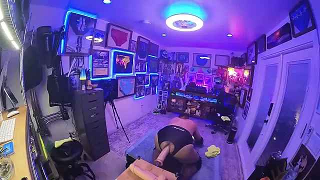 Snapshot of Briefs_bud chatting on 02/14/25, 03:11 Briefs bud online show from 02/14/25, 03:11