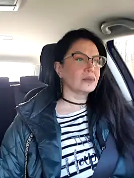 x  KHALEESI  x online show from 11/24/25, 10:48