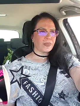 x  KHALEESI  x online show from 05/15/26, 10:22