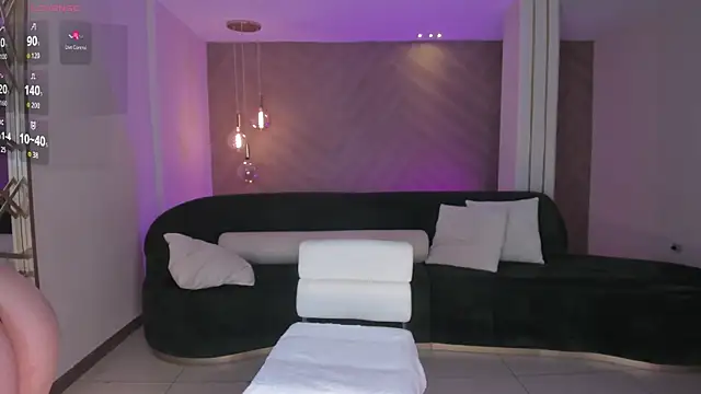 Snapshot of NiaHolland chatting on 02/12/26, 06:03 NiaHolland online show from 02/12/26, 06:03