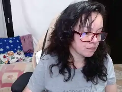 Snapshot of Sonialorens_ chatting on 12/05/24, 09:28 Sonialorens  online show from 12/05/24, 09:28
