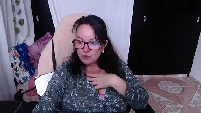 Snapshot of Sonialorens_ chatting on 12/18/24, 05:31 Sonialorens  online show from 12/18/24, 05:31