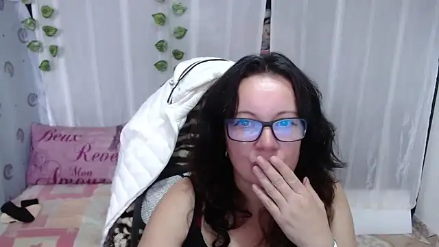 Snapshot of Sonialorens_ chatting on 01/28/25, 04:19 Sonialorens  online show from 01/28/25, 04:19