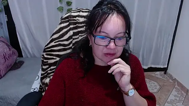 Snapshot of Sonialorens_ chatting on 02/05/25, 12:06 Sonialorens  online show from 02/05/25, 12:06