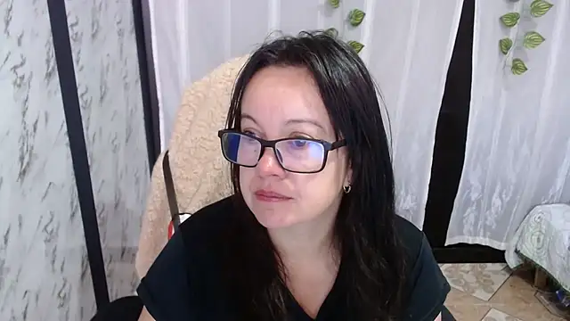 Snapshot of Sonialorens_ chatting on 03/01/25, 01:29 Sonialorens  online show from 03/01/25, 01:29
